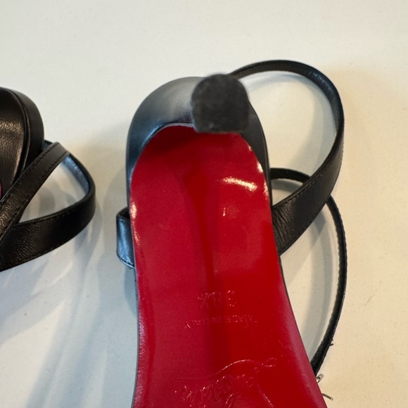 CHRISTIAN LOUBOUTIN
Nappa Spike Loubigirl Chain
100 Sandals 38.5 - Picture 12 of 13